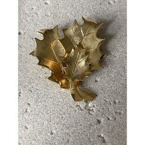 Vintage Gold Tone Maple Leaf Brooch Pin Textured Autumn Fall Leaves‎